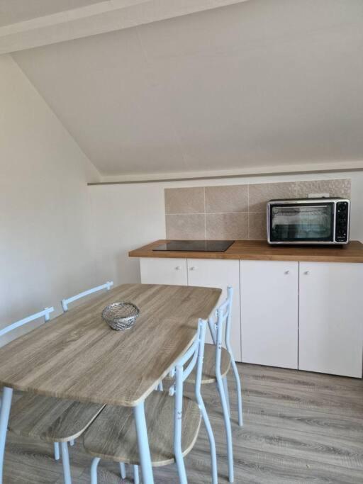 Appartement Au Milieu Des Vignes Thésée Exterior foto